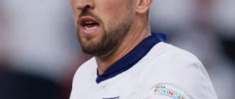Harry Kane, Bayern Münhen-in yeni taktikalarını müzakirə edir.